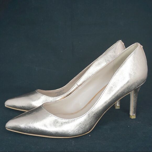 BCBGeneration Metallic 'Marci' Pointed Toe Pumps, Size 6.5B - Picture 1 of 11